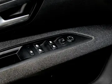 Peugeot 5008 1.2 Benzina 130CP 2018 Euro 6