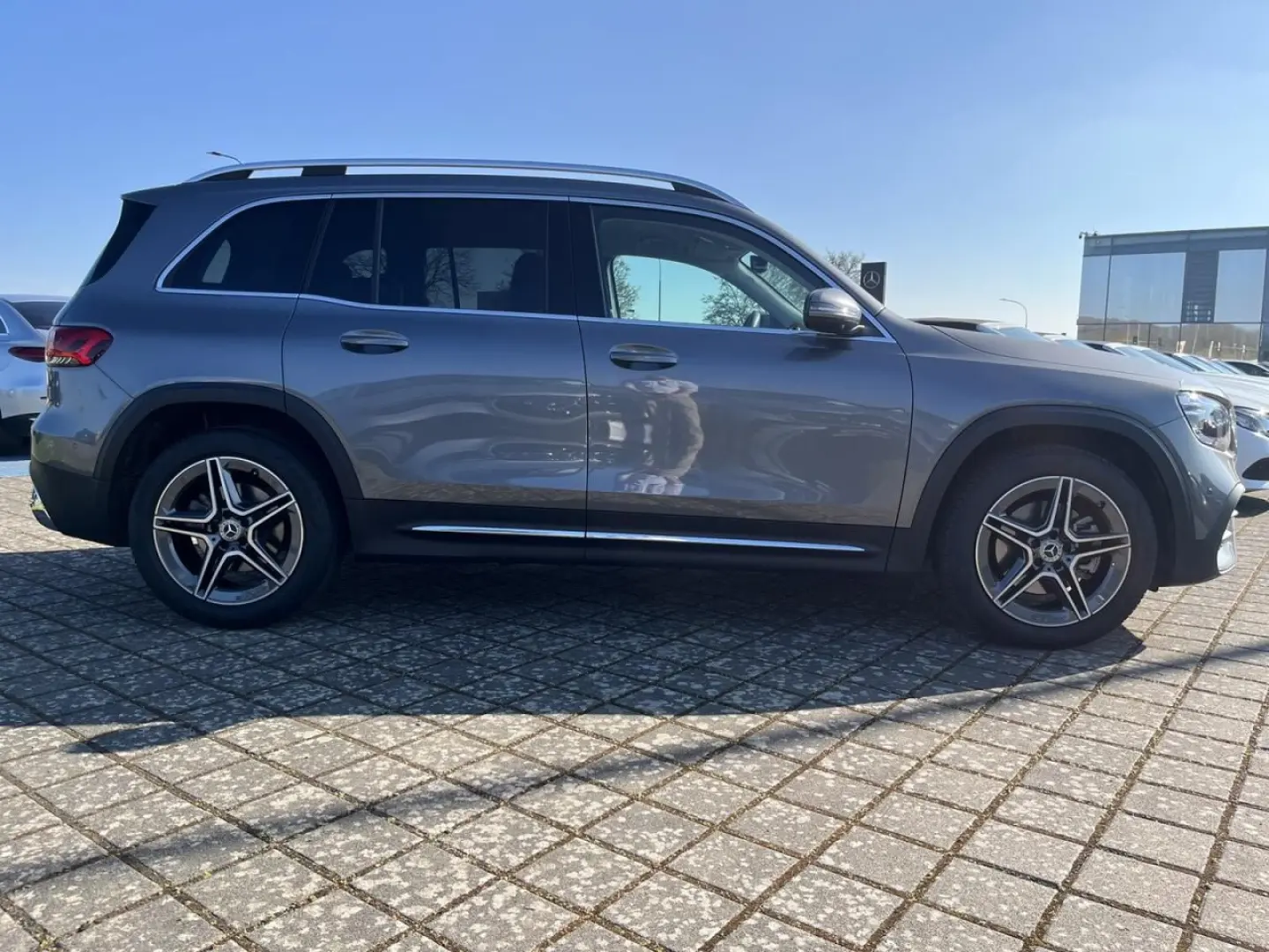 GLB 250 4M AMG+HUD+DISTR+STANDHEIZUNG+360°KAMERA