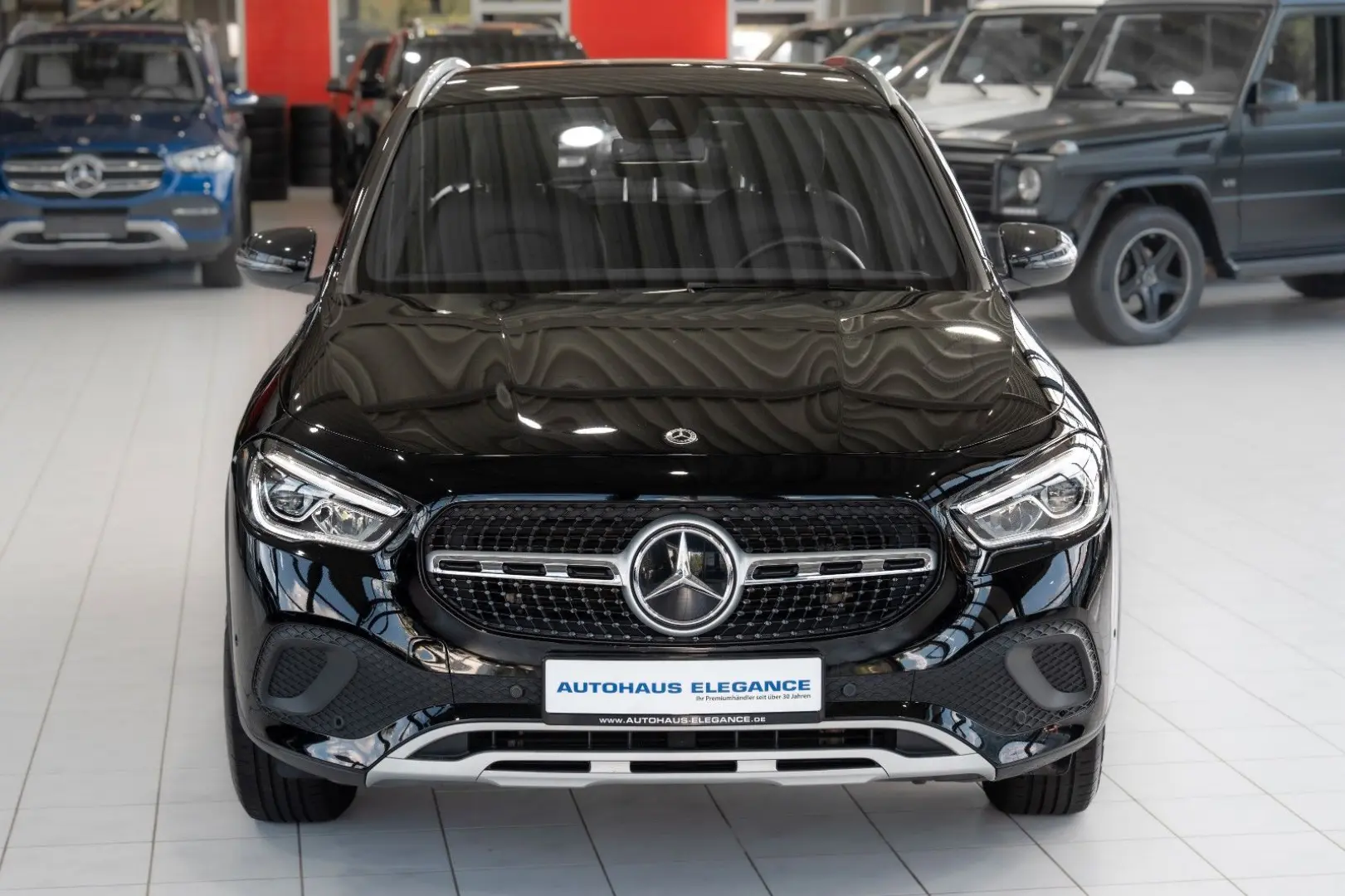 GLA 180 Style*LEDER*NAVI*LED-HIGH-PERF*DAB*