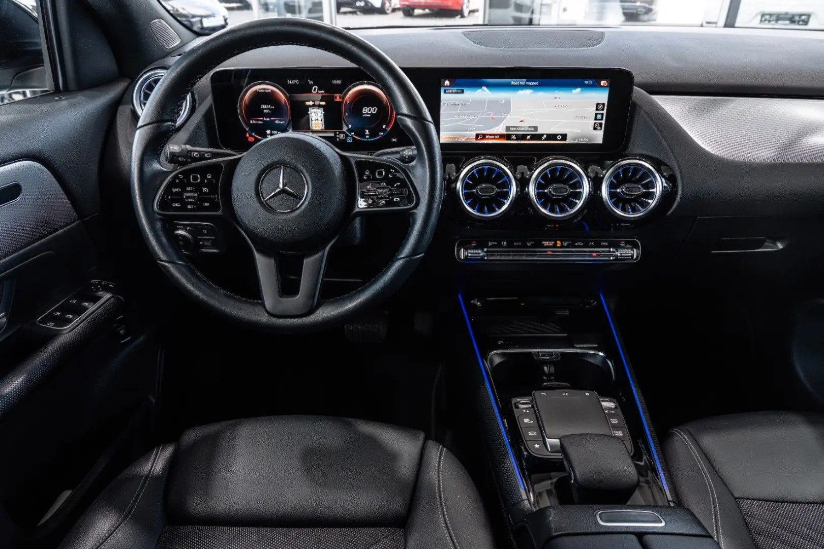 GLA 180 Style*LEDER*NAVI*LED-HIGH-PERF*DAB*