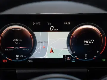 GLA 180 Style*LEDER*NAVI*LED-HIGH-PERF*DAB*