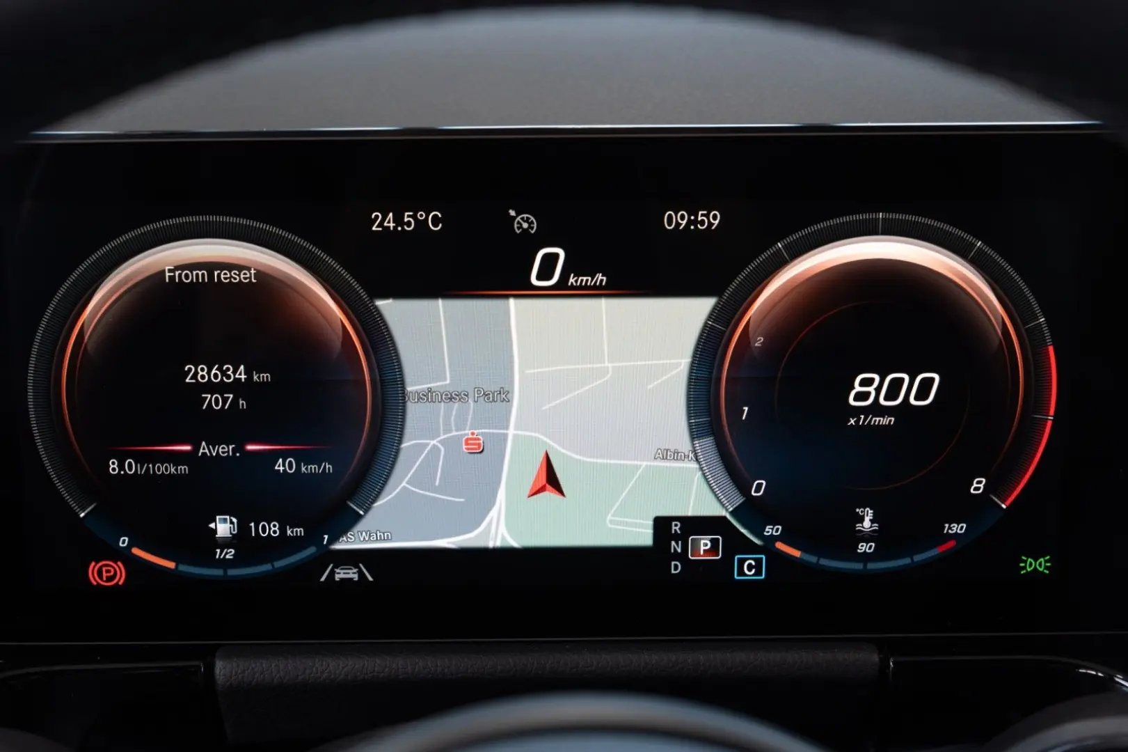 GLA 180 Style*LEDER*NAVI*LED-HIGH-PERF*DAB*