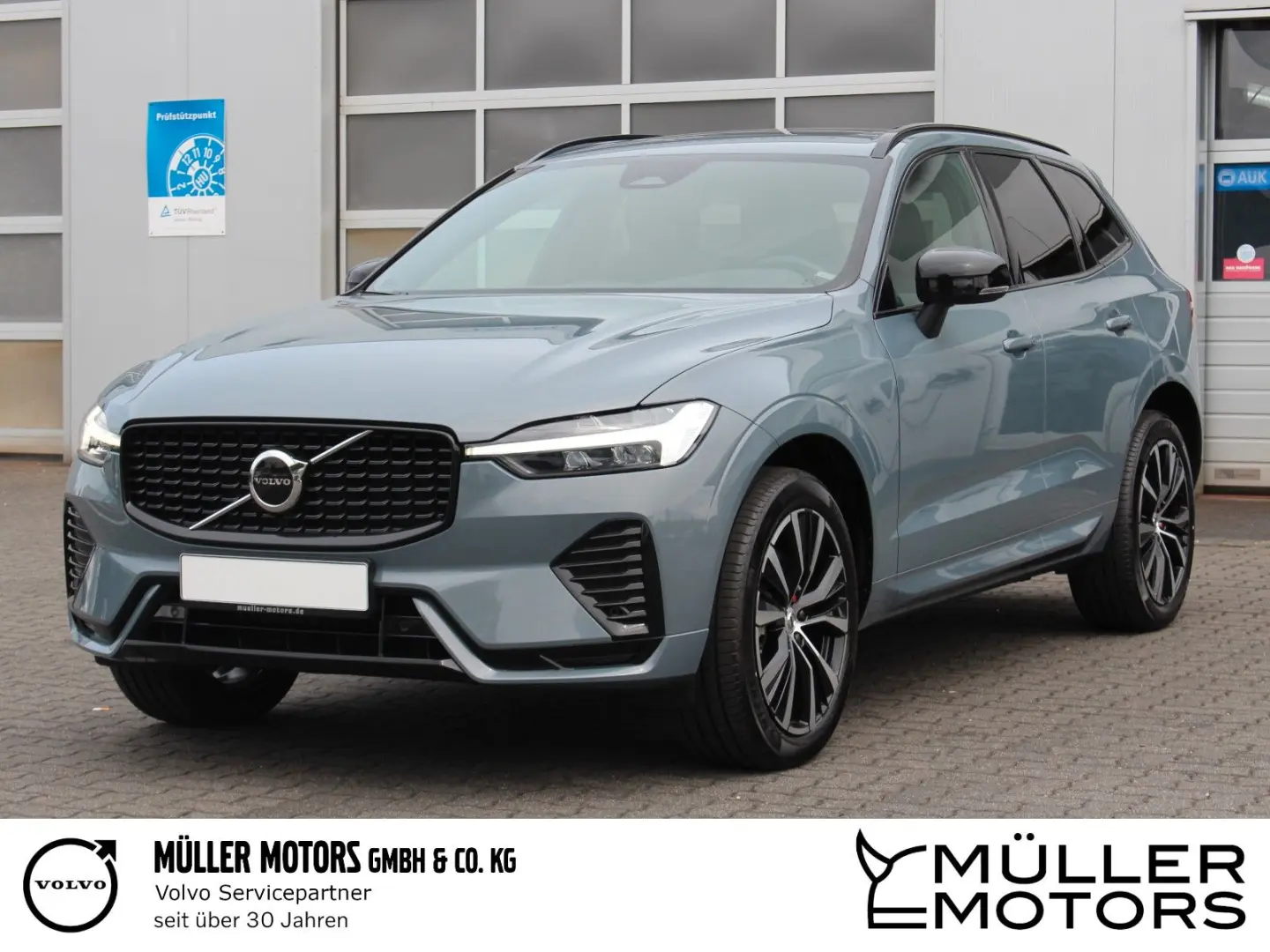 XC60 B4 Benzin Plus Dark 2WD +Pano+harman+App+