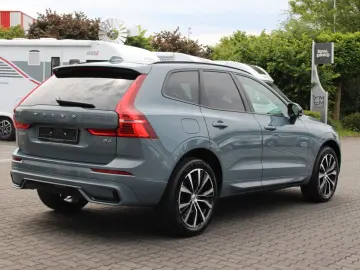 XC60 B4 Benzin Plus Dark 2WD +Pano+harman+App+