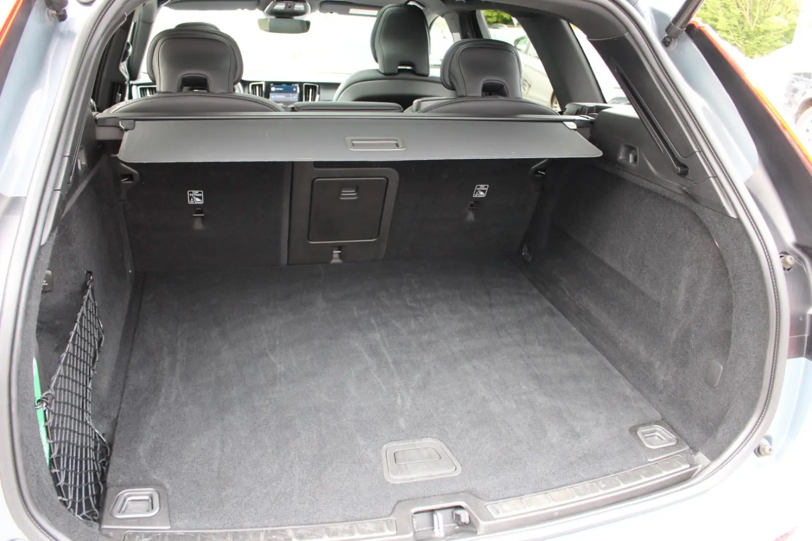 XC60 B4 Benzin Plus Dark 2WD +Pano+harman+App+