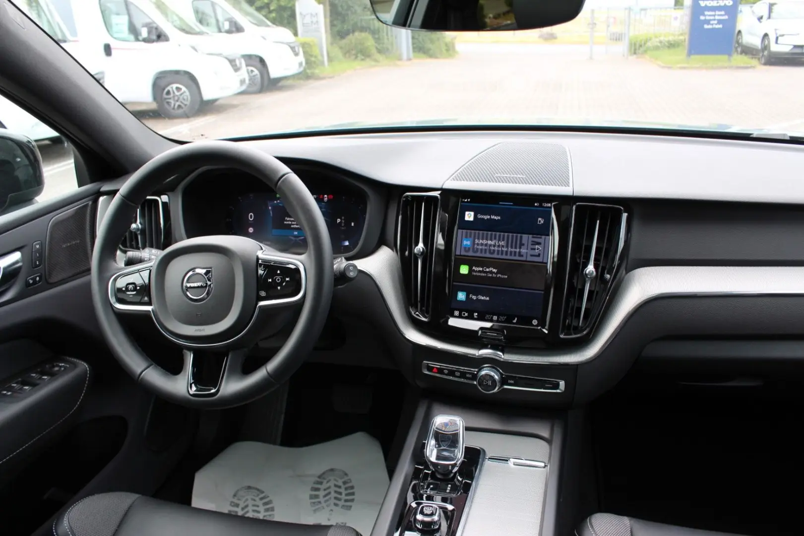 XC60 B4 Benzin Plus Dark 2WD +Pano+harman+App+