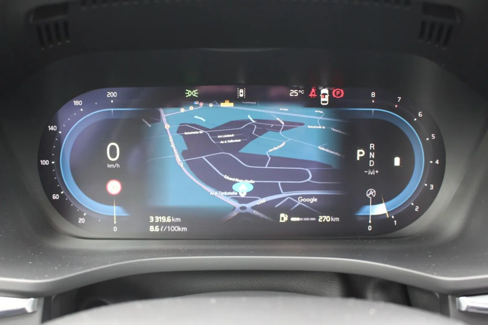 XC60 B4 Benzin Plus Dark 2WD +Pano+harman+App+