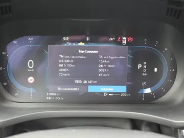 XC60 B4 Benzin Plus Dark 2WD +Pano+harman+App+