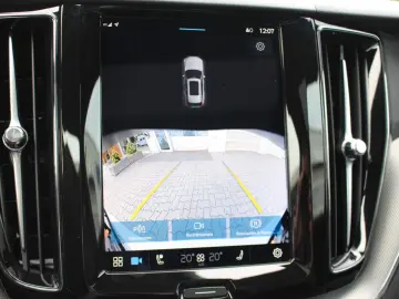 XC60 B4 Benzin Plus Dark 2WD +Pano+harman+App+