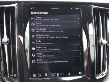 XC60 B4 Benzin Plus Dark 2WD +Pano+harman+App+