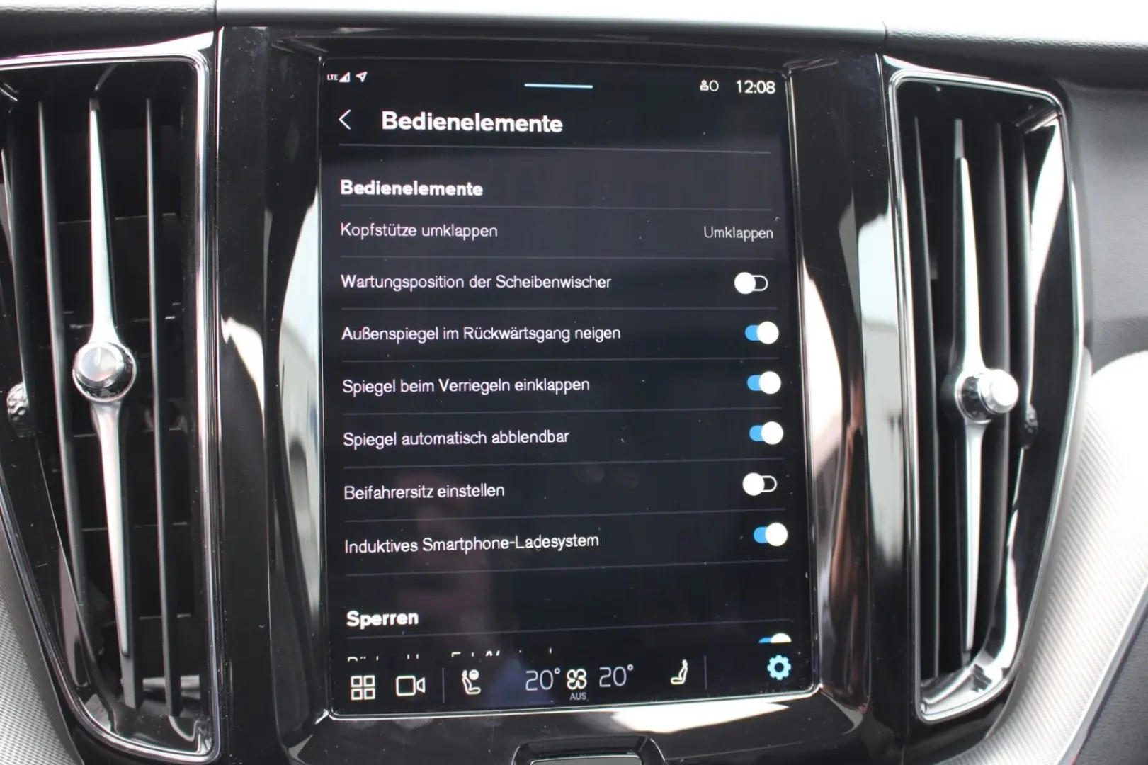 XC60 B4 Benzin Plus Dark 2WD +Pano+harman+App+