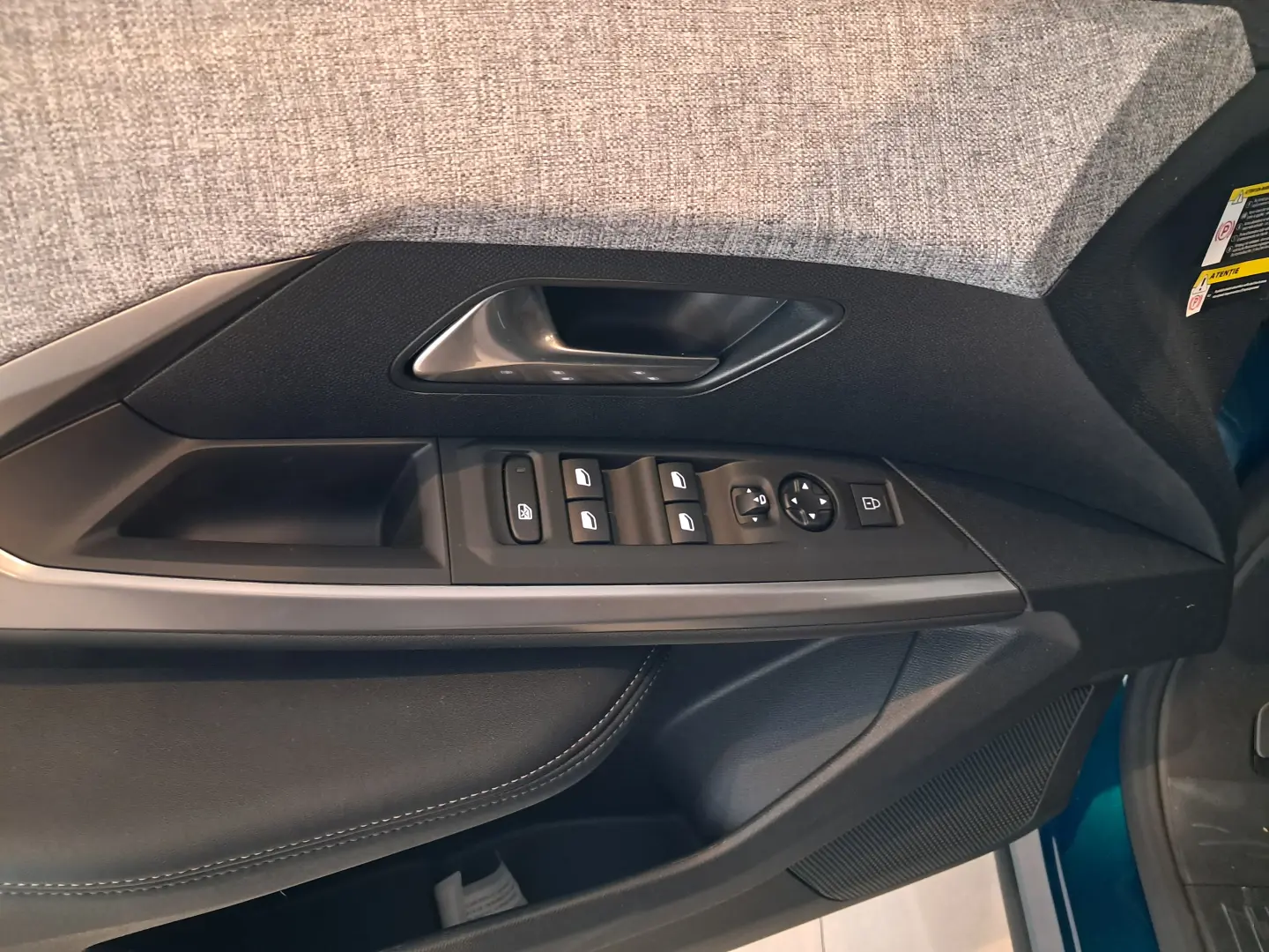 PEUGEOT 3008 Allure 1.2 Hybrid 145 CP E-DCS6