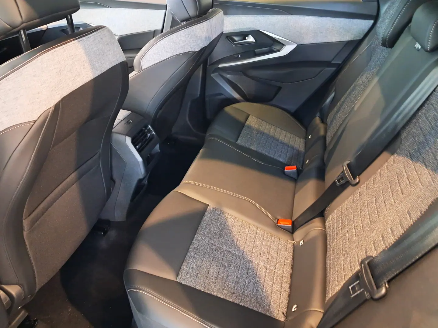 PEUGEOT 3008 Allure 1.2 Hybrid 145 CP E-DCS6