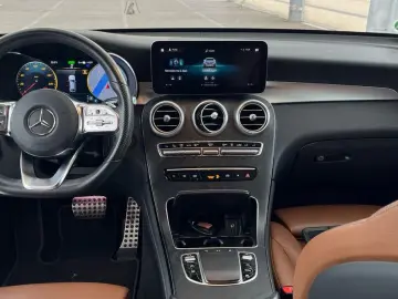 GLC 300 e AMG Coupe 19*VollLeder*Kamera*LED*Navi