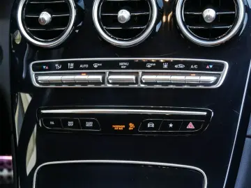GLC 300 e 4MATIC Coupé |AMG|LED|NAVI|KEYL|KAM|LM