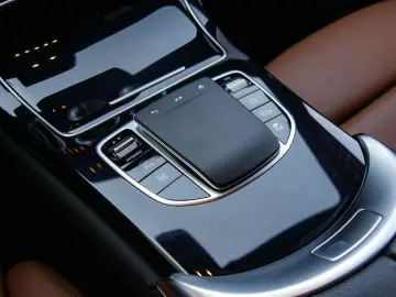 GLC 300 e 4MATIC Coupé |AMG|LED|NAVI|KEYL|KAM|LM