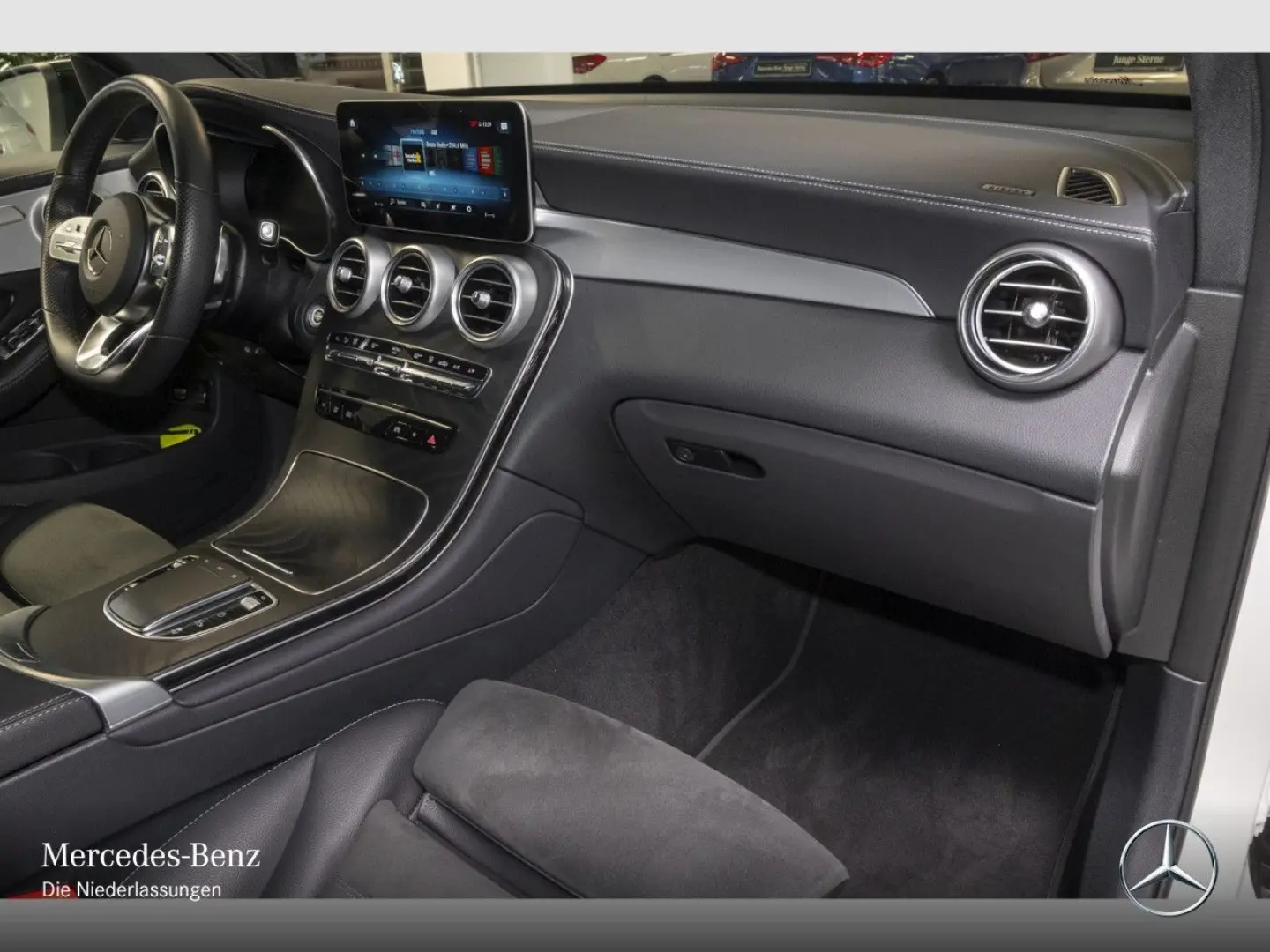 GLC 300 e 4M AMG/Night/DigiDispl/AHK/Kamera/AssP