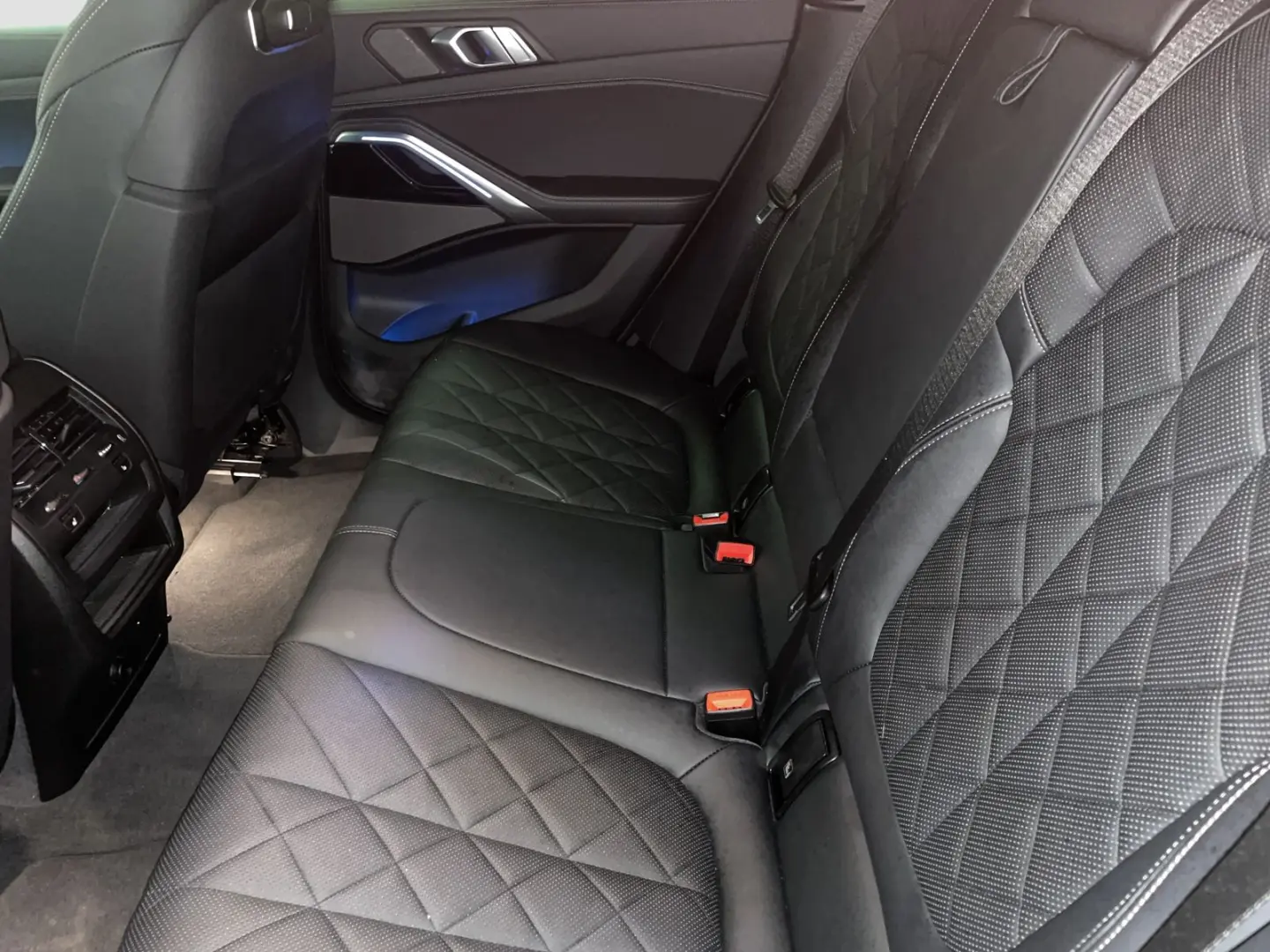 X6 xDrive40i M Sport Standheizung Massage AHK