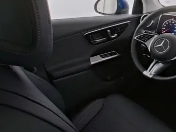 GLC 300 e 4M Coupé AVANTGARDE+PANO+AHK+DISTRONIC