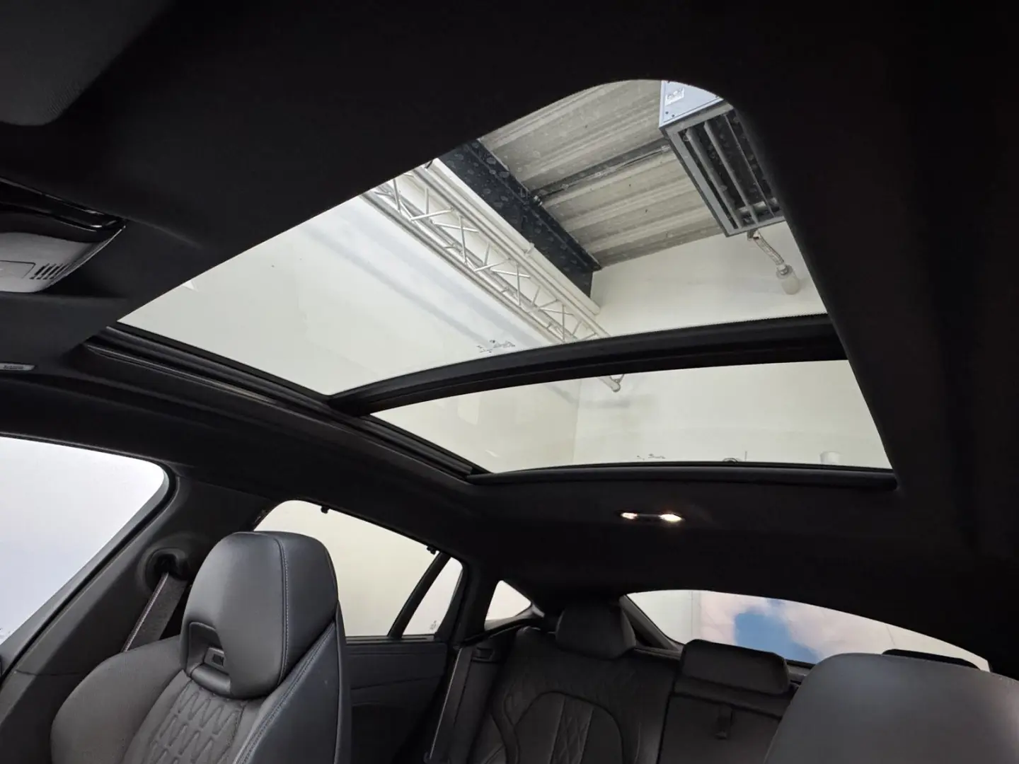 X6 xDr30d M Sport Pro Luft 22Zoll Integral AHK
