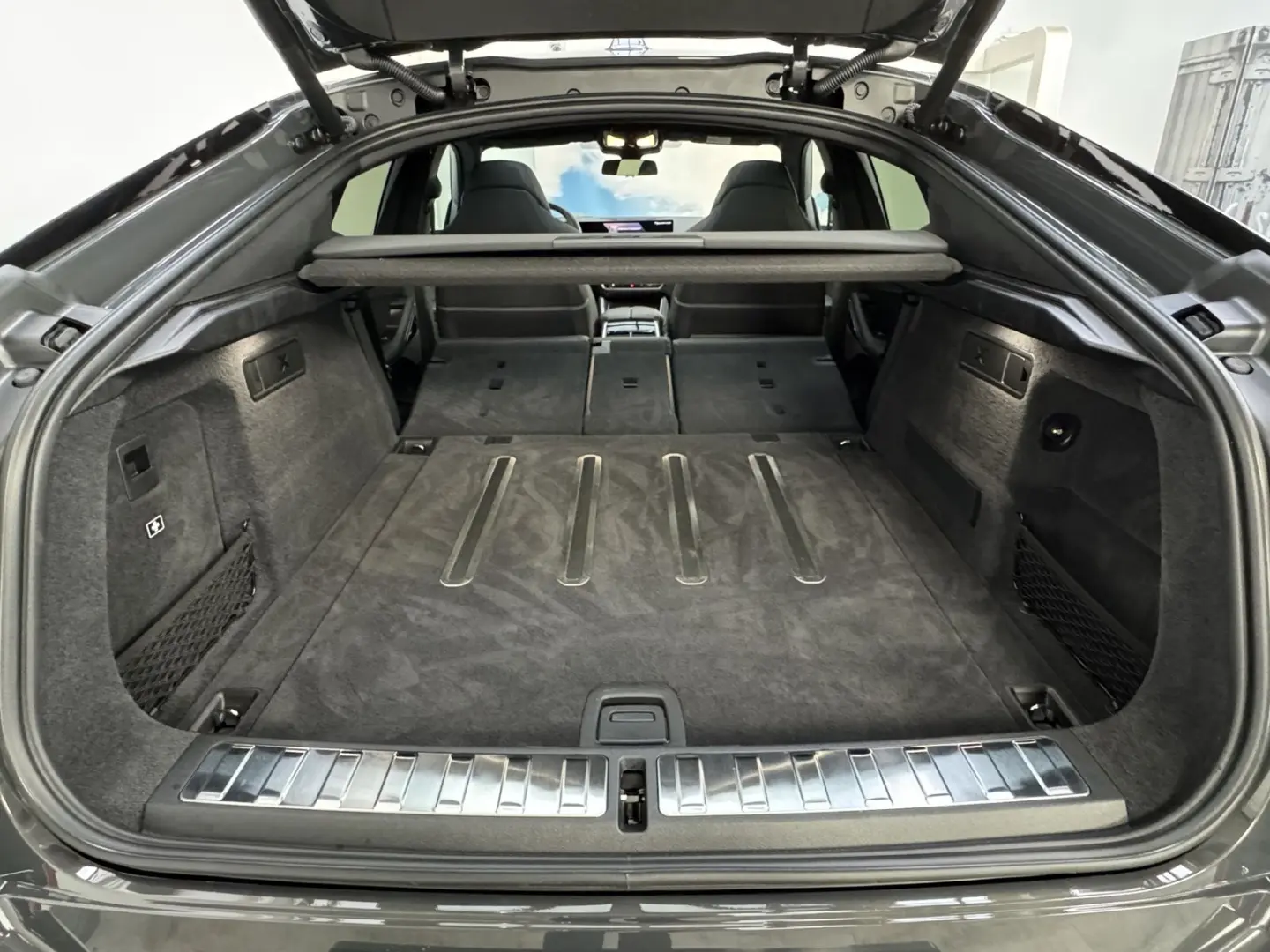 X6 xDr30d M Sport Pro Luft 22Zoll Integral AHK