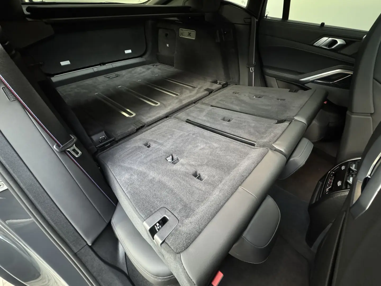 X6 xDr30d M Sport Pro Luft 22Zoll Integral AHK