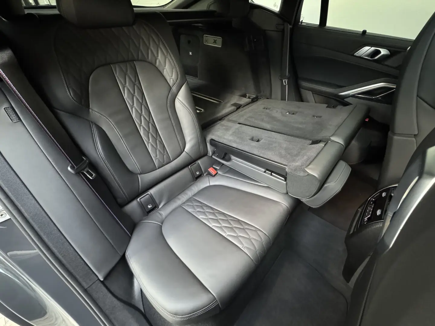 X6 xDr30d M Sport Pro Luft 22Zoll Integral AHK