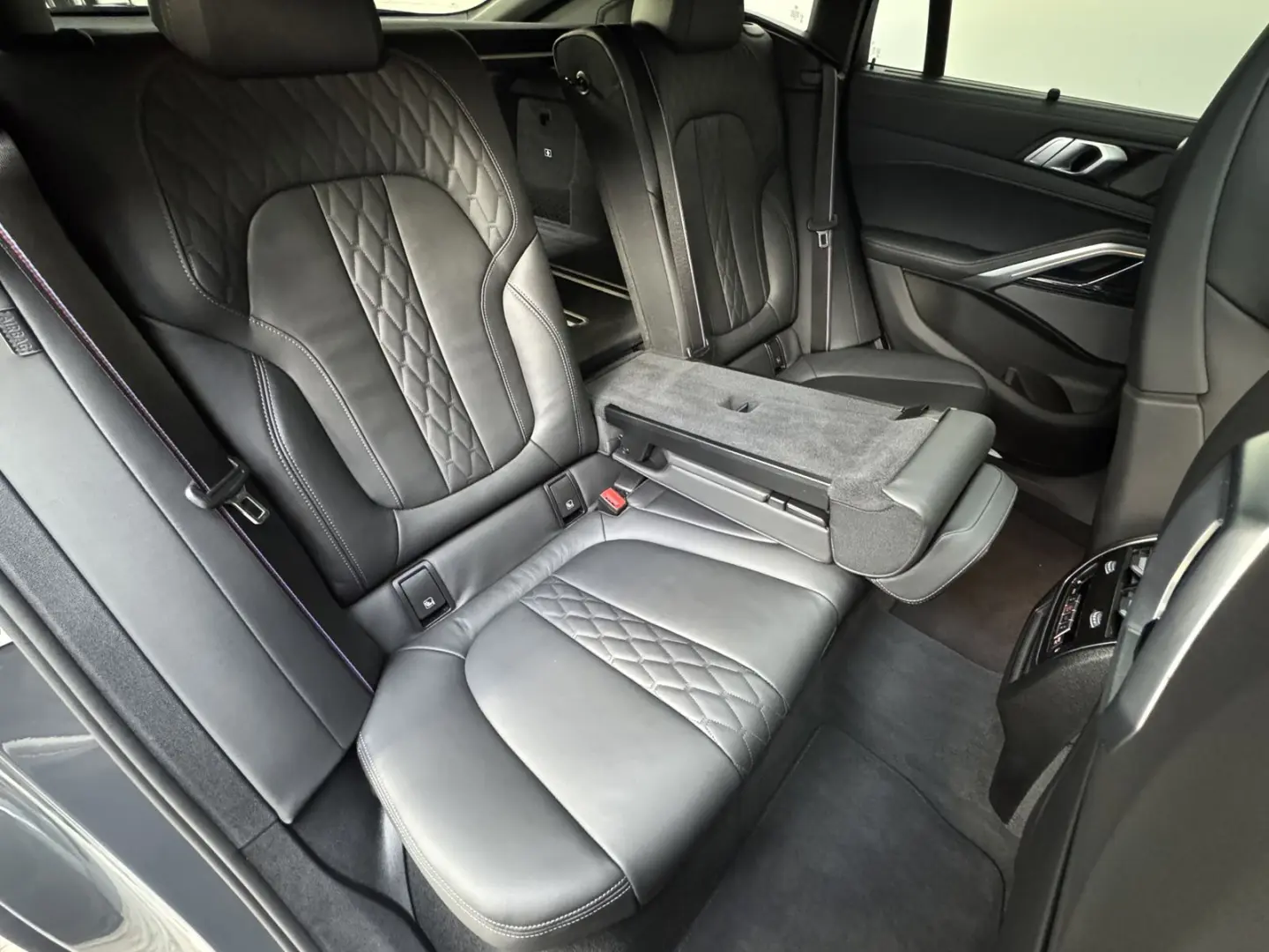 X6 xDr30d M Sport Pro Luft 22Zoll Integral AHK