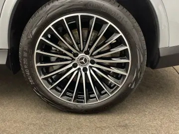 GLC 300 e 4M AMG Panorama AHK Burmester-3D 360°