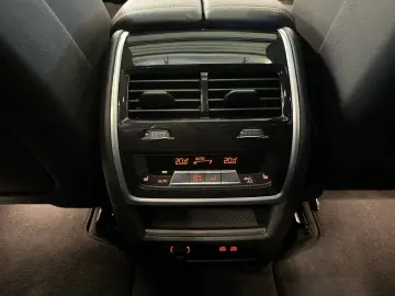 X5 xDrive40d M SPORT StHz,SkyL,AHK,H/K,IconicGl