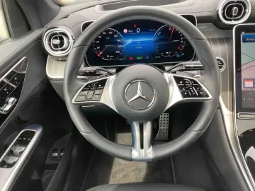 GLC 300 e 4M Avantgarde AdvPLus+HUD+Pano+Sitzkli
