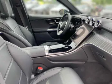 GLC 300 e 4M Avantgarde AdvPLus+HUD+Pano+Sitzkli