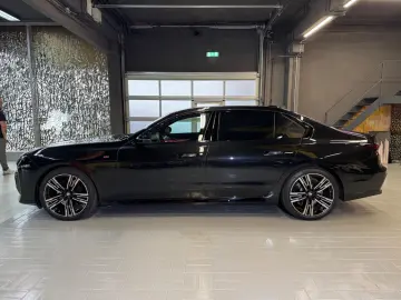 740d xDrive M Sport~PANO SKY~B&W DIAMOND~HUD~