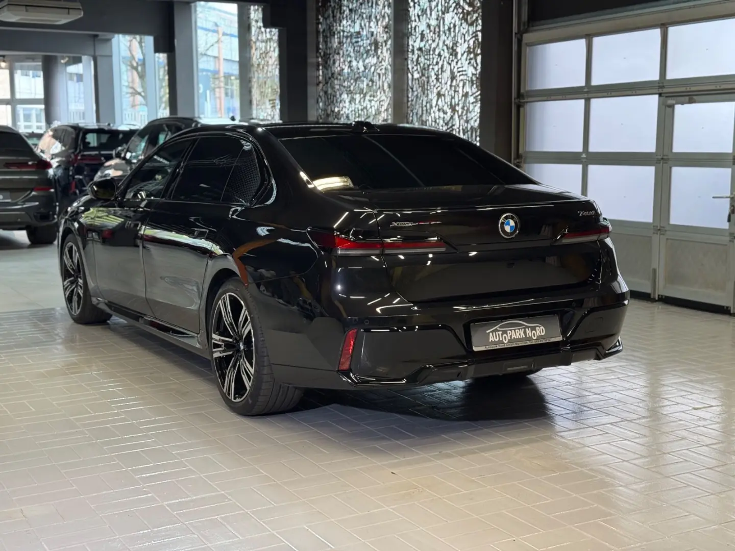 740d xDrive M Sport~PANO SKY~B&W DIAMOND~HUD~
