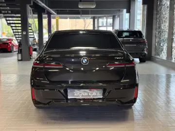 740d xDrive M Sport~PANO SKY~B&W DIAMOND~HUD~