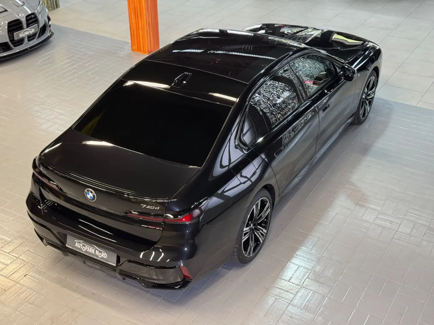 740d xDrive M Sport~PANO SKY~B&W DIAMOND~HUD~