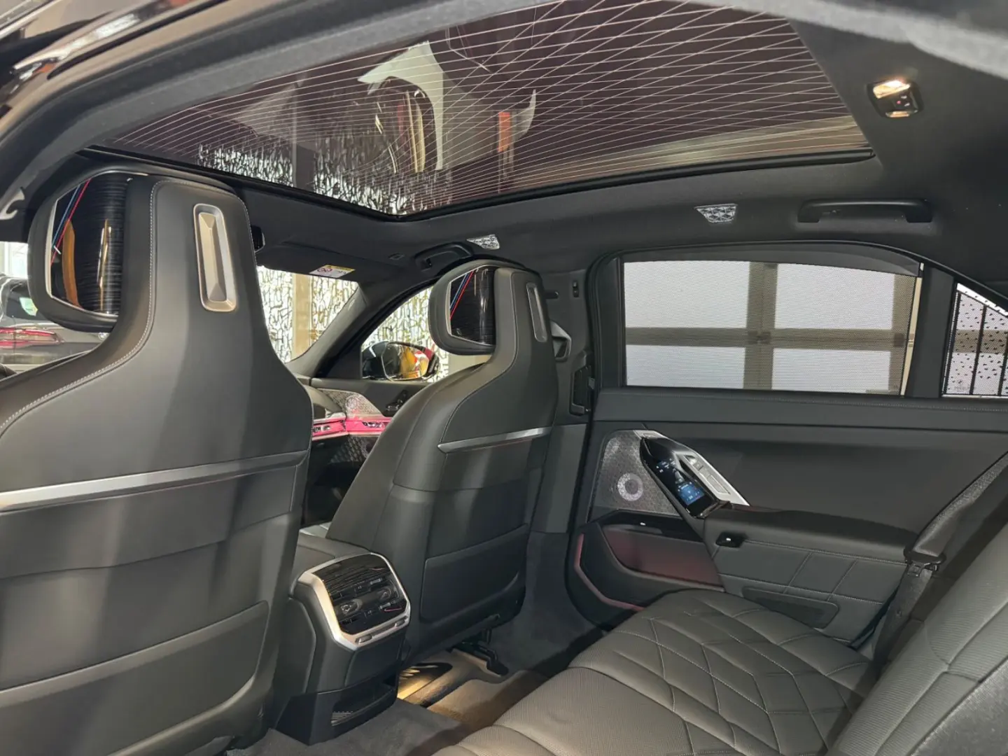 740d xDrive M Sport~PANO SKY~B&W DIAMOND~HUD~