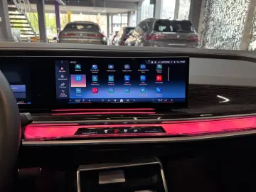740d xDrive M Sport~PANO SKY~B&W DIAMOND~HUD~