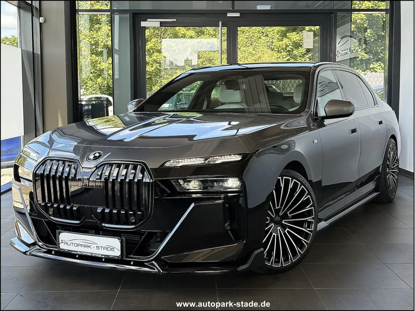 740xd M Sport TwoTone TV Massage Sky Kristal