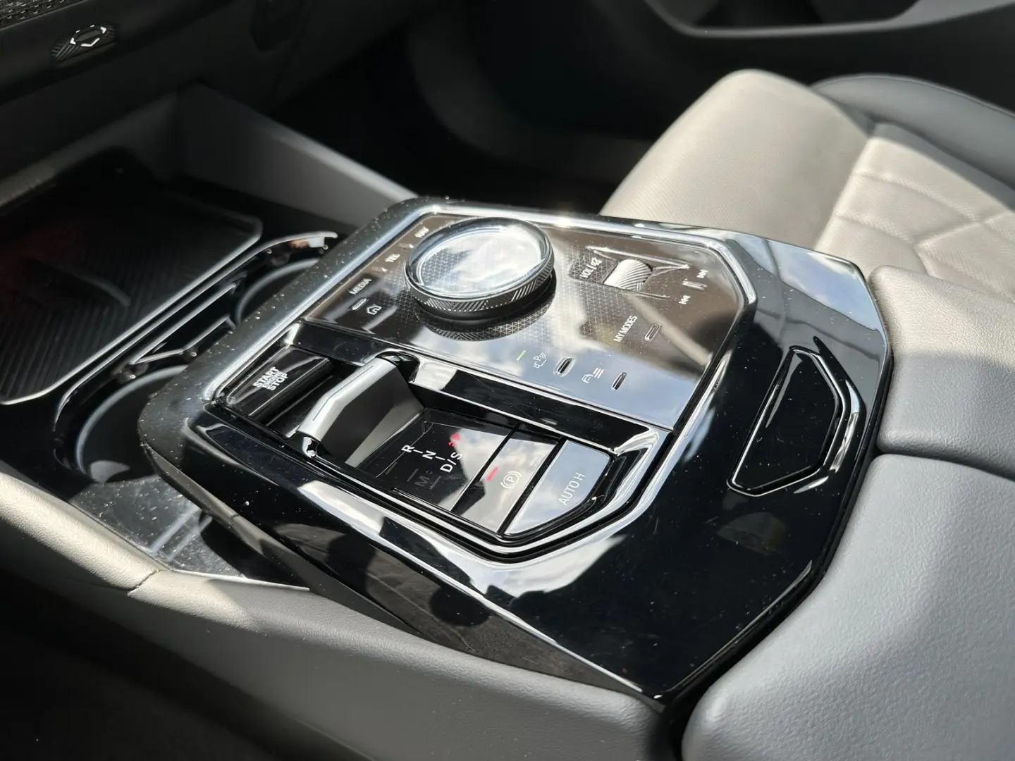 520d xDrive M Sport DA+ PA + AHK PANO h&k Ad-LED