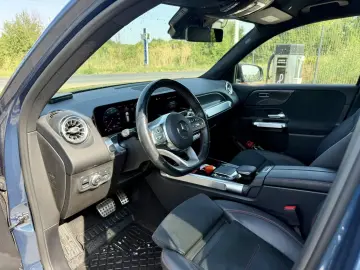 Mercedes-Benz GLB 220