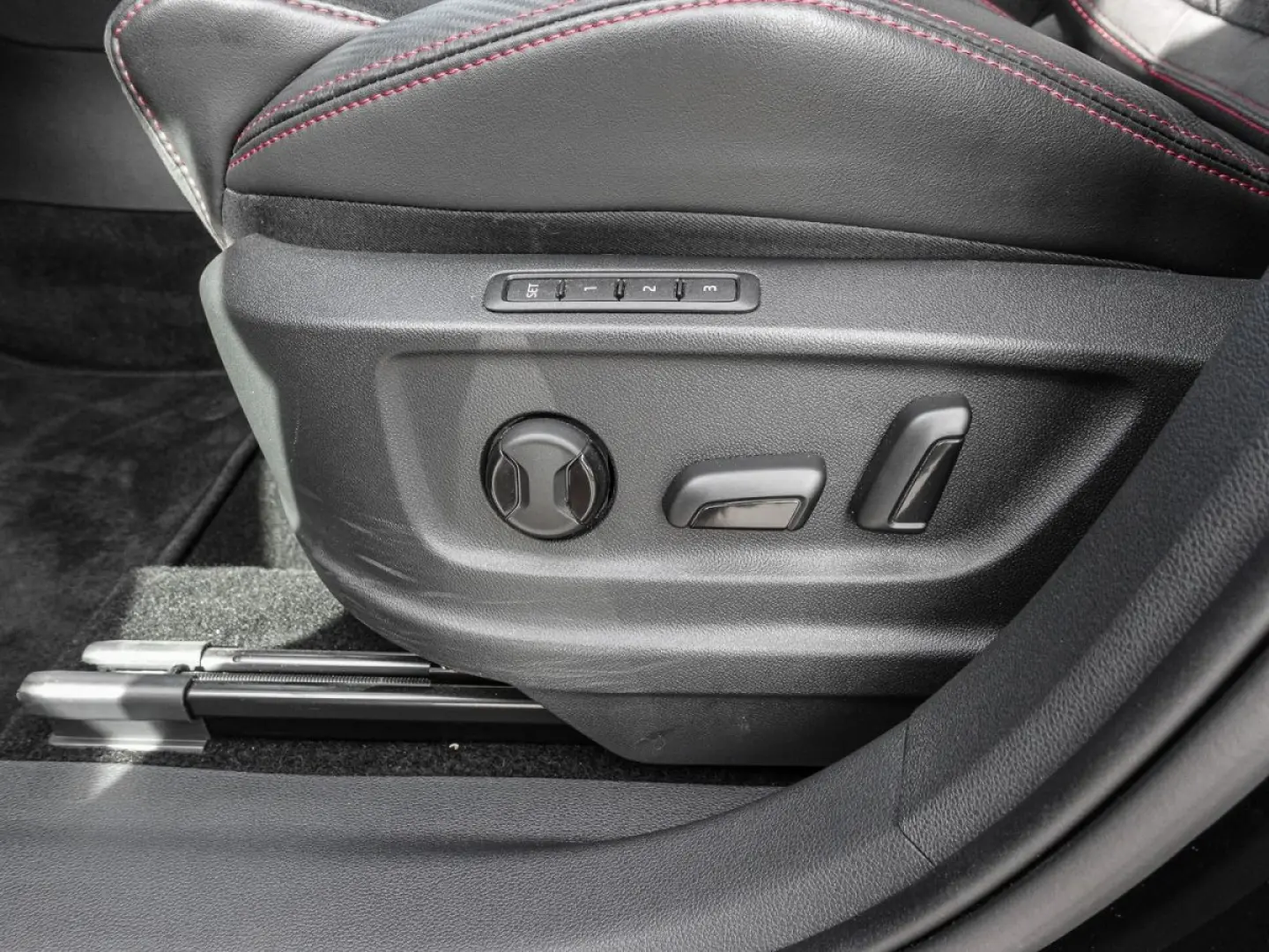 Kodiaq 2.0 TSI DSG 4x4 RS 7-Sitze NAVI PANO LED