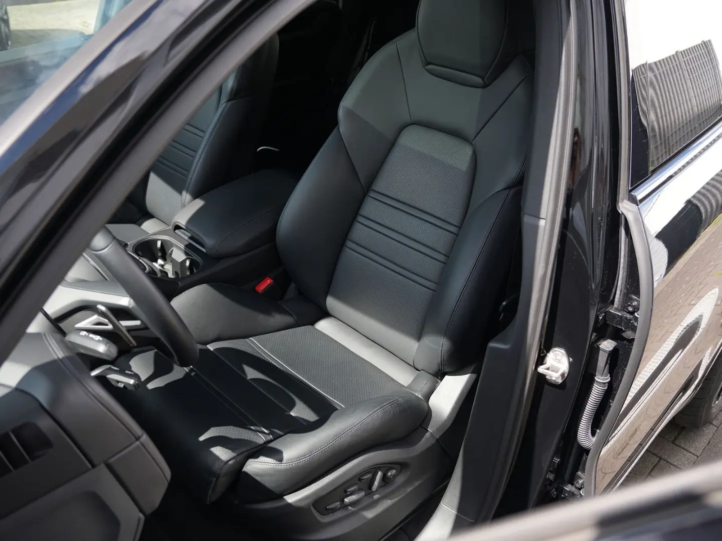E-Hybrid MY24-INNODRIVE-ACC-LUFTF.-PANO-BOSE-RS