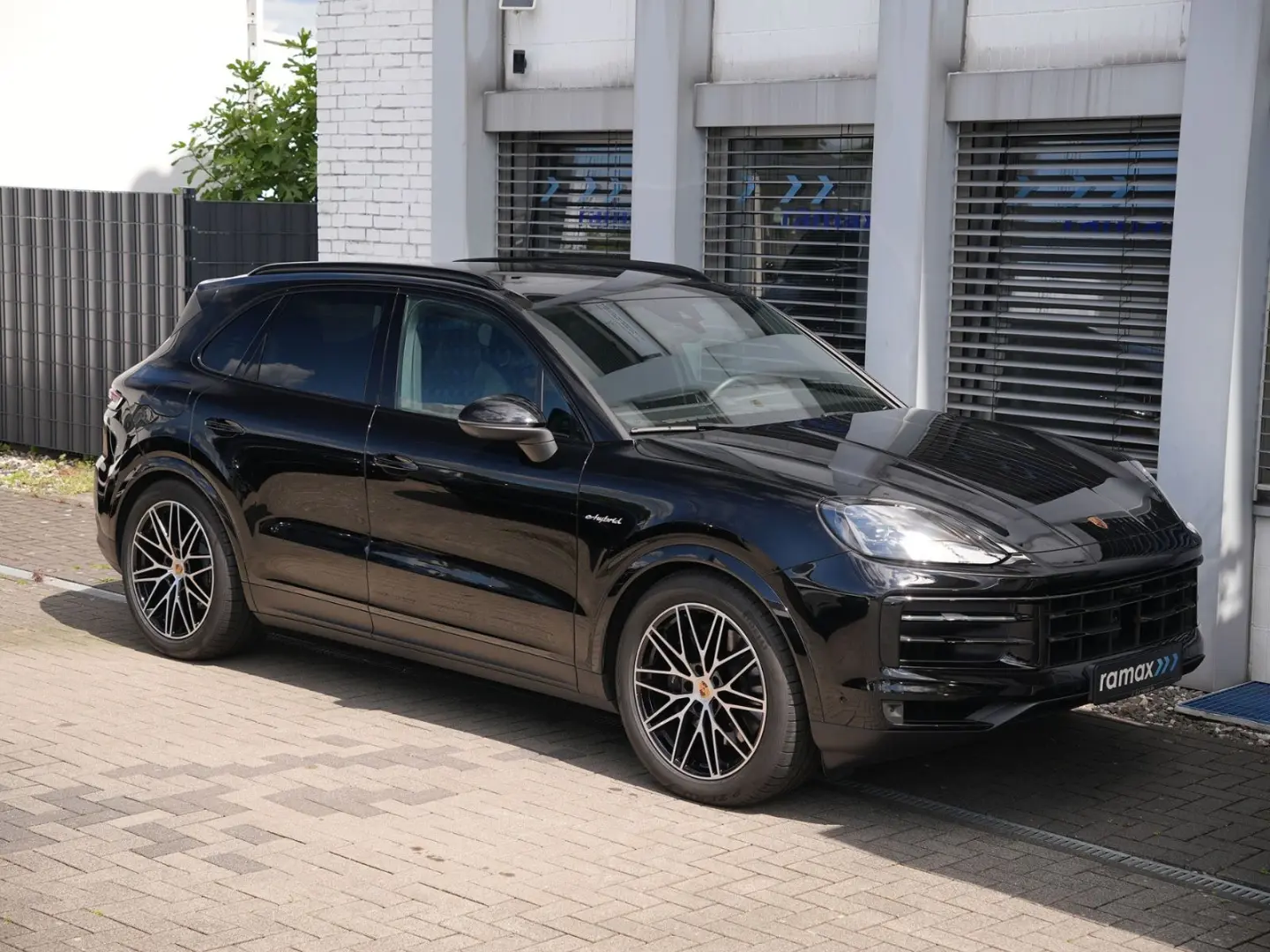 E-Hybrid MY24-INNODRIVE-ACC-LUFTF.-PANO-BOSE-RS