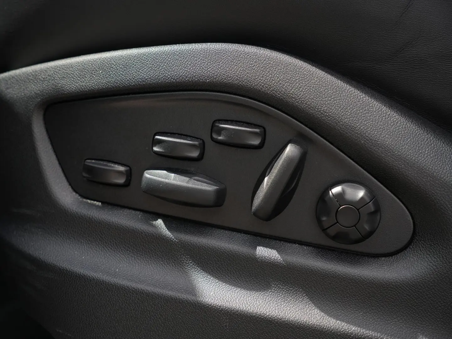 E-Hybrid MY24-INNODRIVE-ACC-LUFTF.-PANO-BOSE-RS