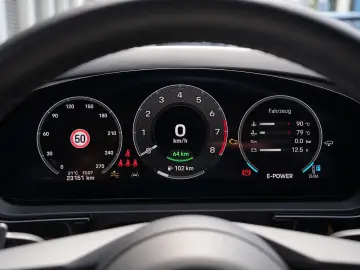 E-Hybrid MY24-INNODRIVE-ACC-LUFTF.-PANO-BOSE-RS