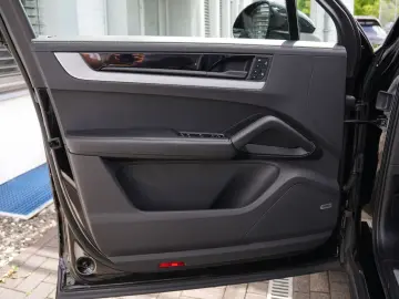 E-Hybrid MY24-INNODRIVE-ACC-LUFTF.-PANO-BOSE-RS