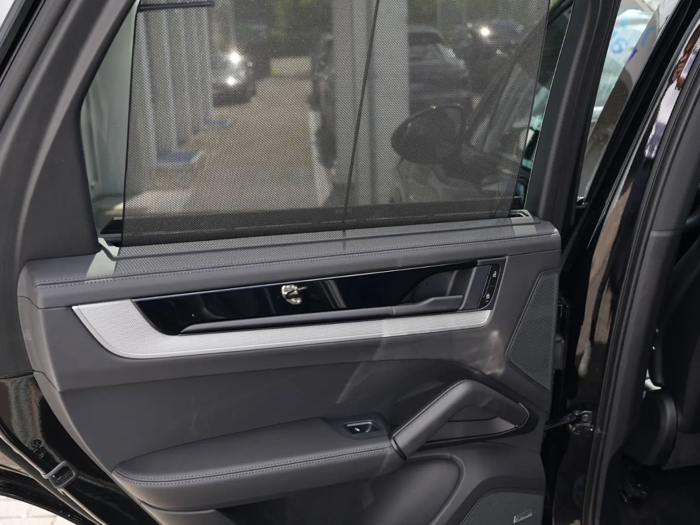 E-Hybrid MY24-INNODRIVE-ACC-LUFTF.-PANO-BOSE-RS