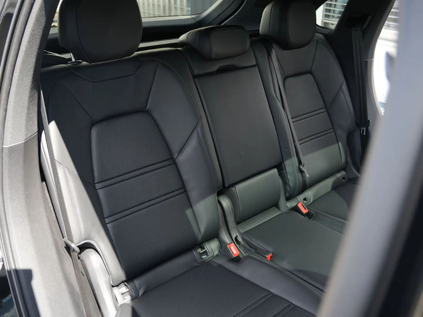 E-Hybrid MY24-INNODRIVE-ACC-LUFTF.-PANO-BOSE-RS