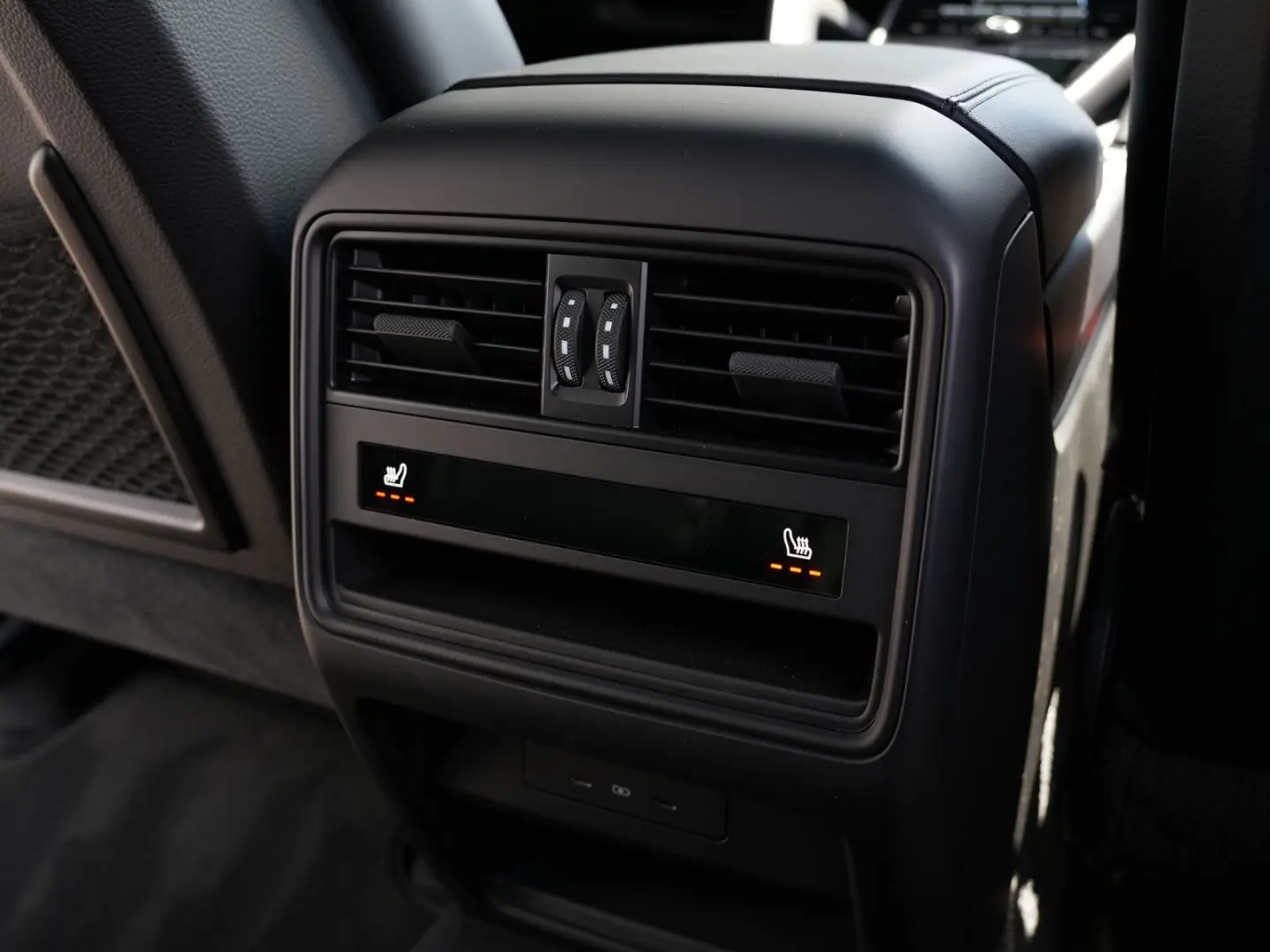 E-Hybrid MY24-INNODRIVE-ACC-LUFTF.-PANO-BOSE-RS